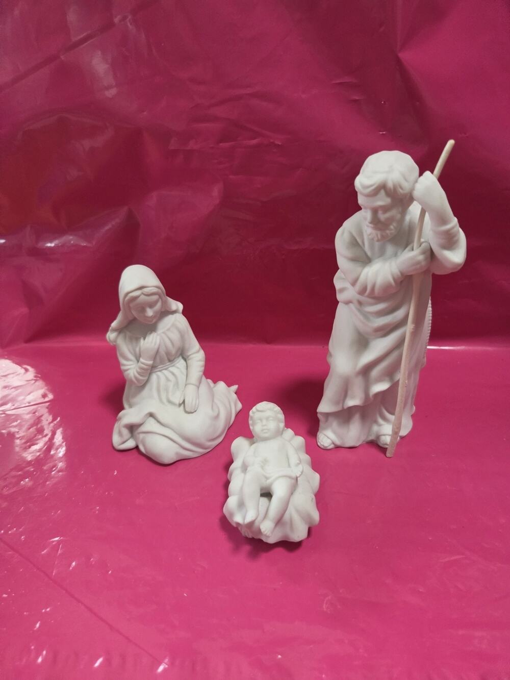 1981 Vintage Avon 3 Pc. Collectible Porcelain Figurines Nativity Scene